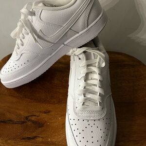 Nike White Women’s / Mens Sneakers